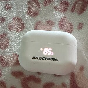 Skechers White Earbuds Charging Case
